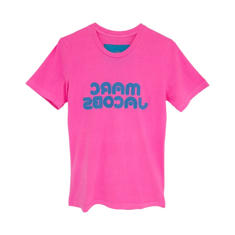 MARC JACOBS Backwards Logo Graphic Tee in Bright Pink S